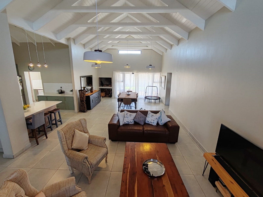 3 Bedroom Property for Sale in Hoogland Western Cape